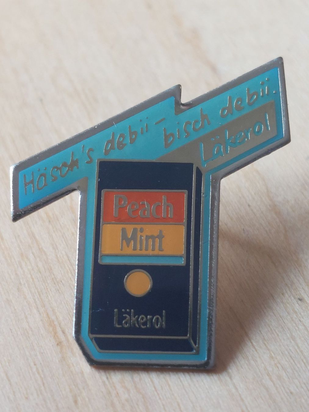 Placchette & Badge: LÄKEROL - PIN – Usato da Gipf - Oberfrick venduto da Esnoopy 3