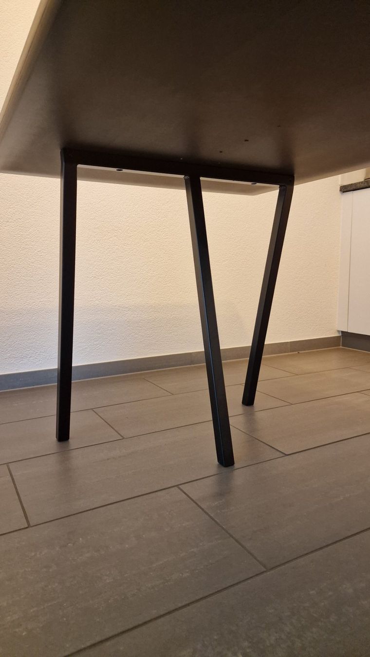 Hay Tavoli: Original Hay Loop Tisch - Schwarz 180 x 90 cm – Usato da Aarau venduto da Cable-Guy 3