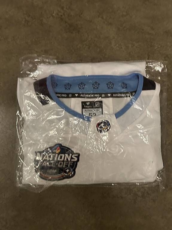 Maillots de corps & Pantalons: Finnland #16 Barkov Jersey – D'occasion à Effretikon par PrimeTimeB 2