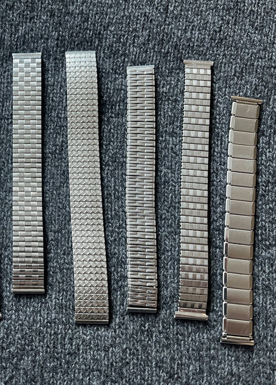 Bracciale rigido in oro bianco 18k con diamanti a tutto giro