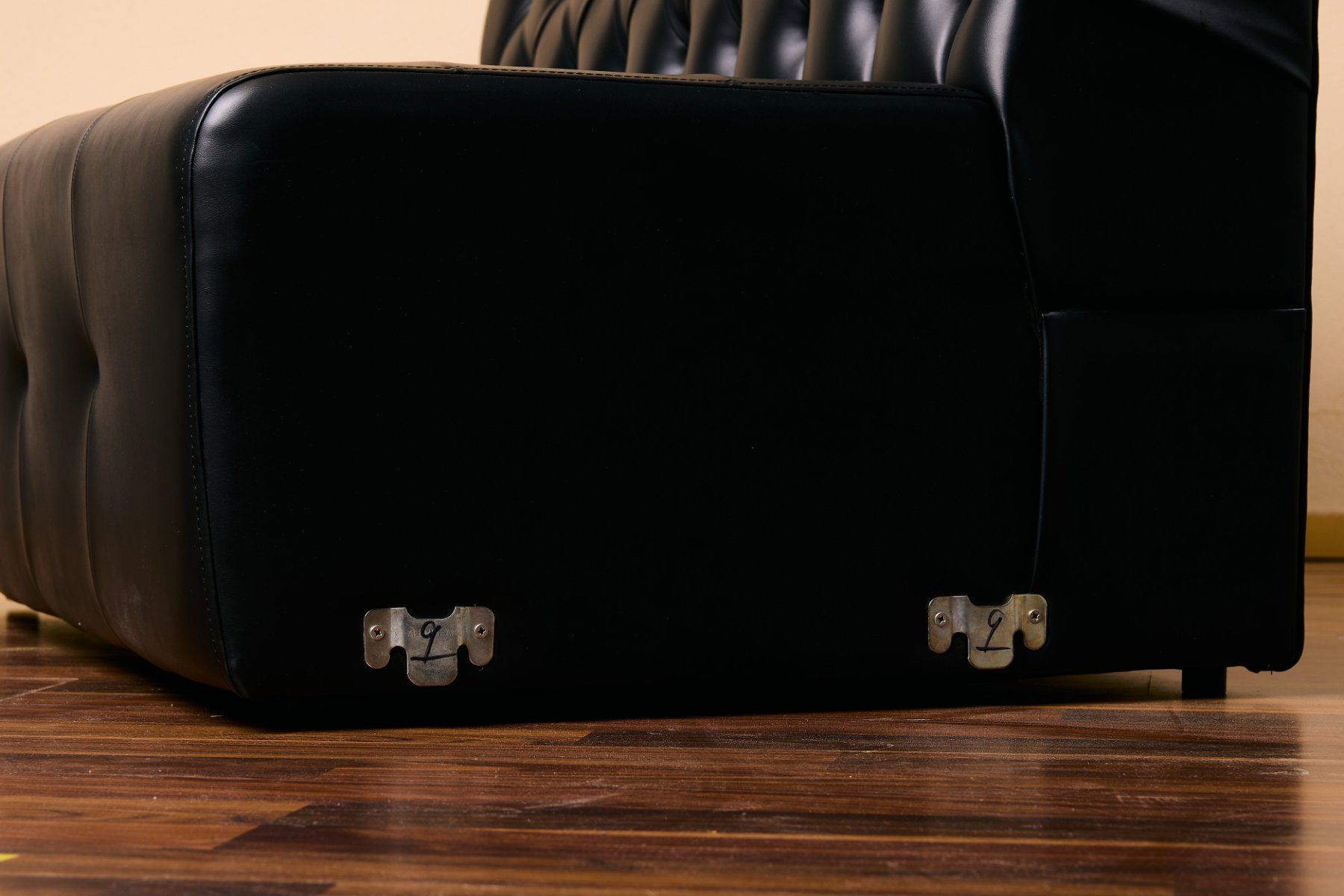 Sofas: Sofa Club-/Lounge-Stil – Gebraucht aus Dübendorf von tho_v2cs 1
