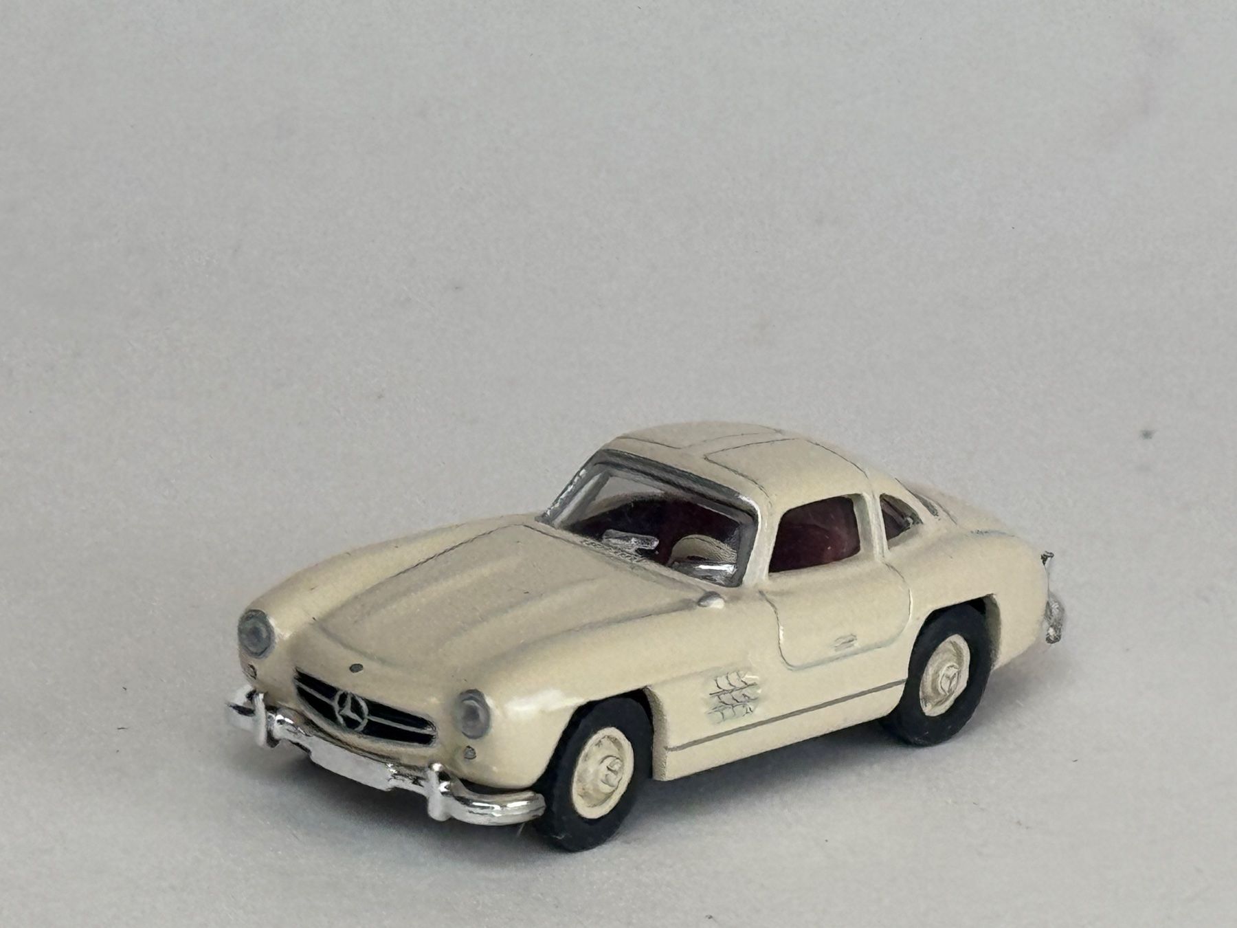 Schuco Modellini d'auto: Schuco Mercedes 300 SL Coupe hellbeige – Usato da Elm venduto da Wikmtz