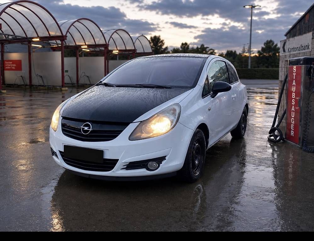 Opel Automobili: Opel Corsa D 2010 – Usato da Neuhausen venduto da aberishaa