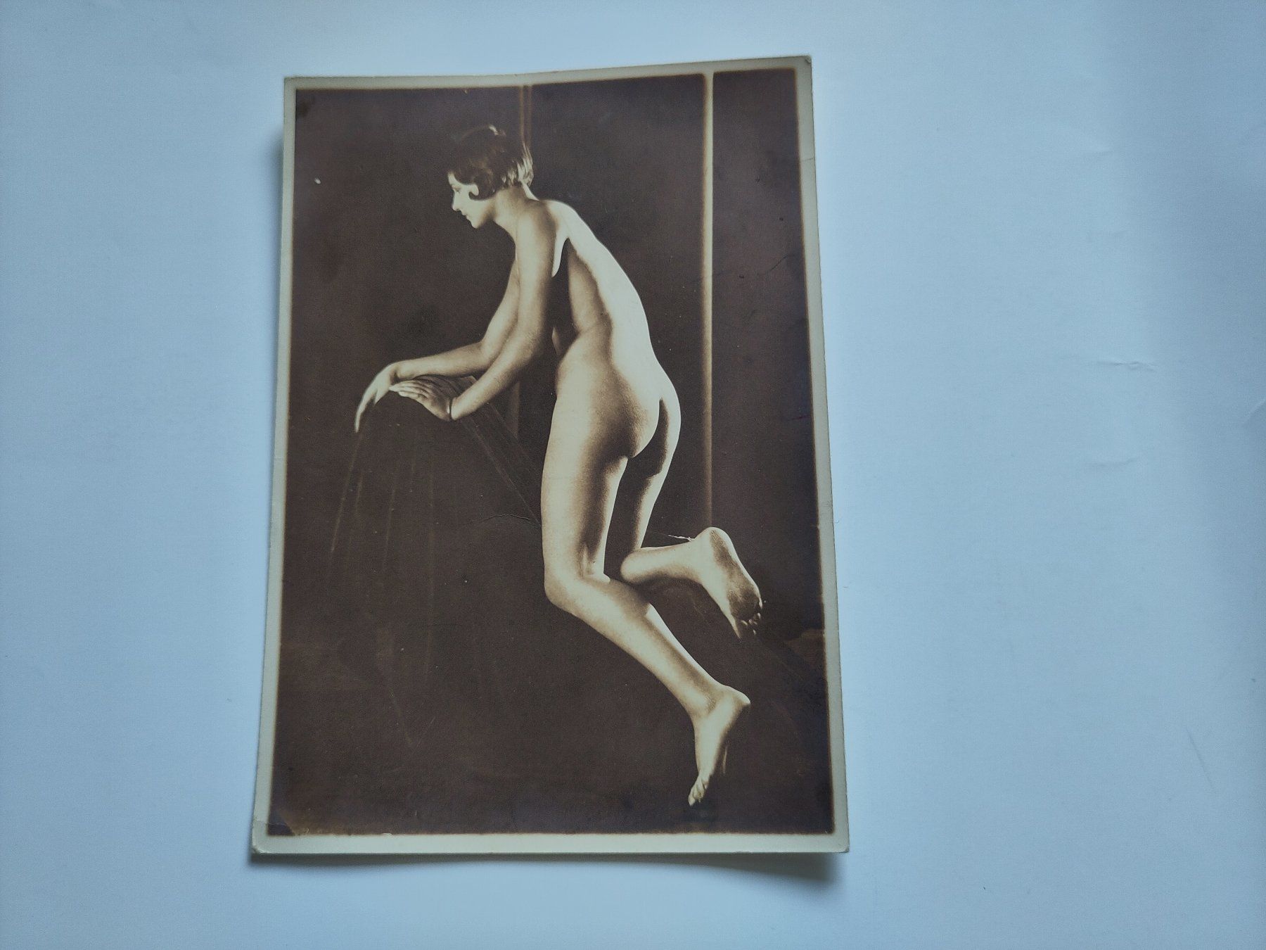 Poster & Bilder: Aktstudie 1930er-Jahre – Gebraucht aus Schaffhausen von RolfMeister