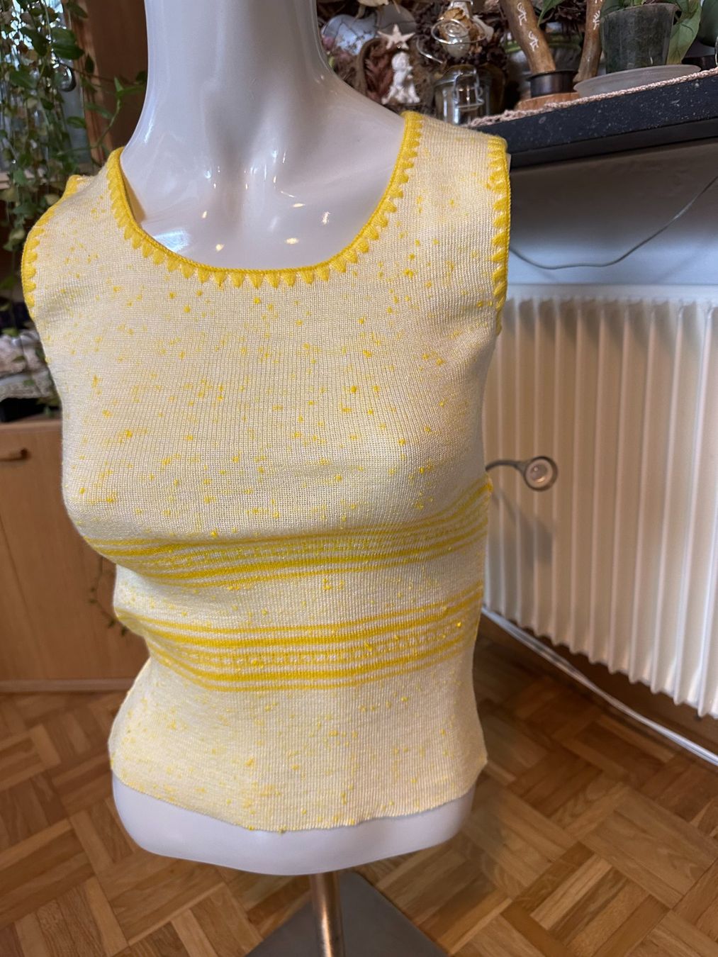 Pullover & Sweatshirts: Debardeur – Neu (gemäss Beschreibung) aus Balsthal von dasesaro