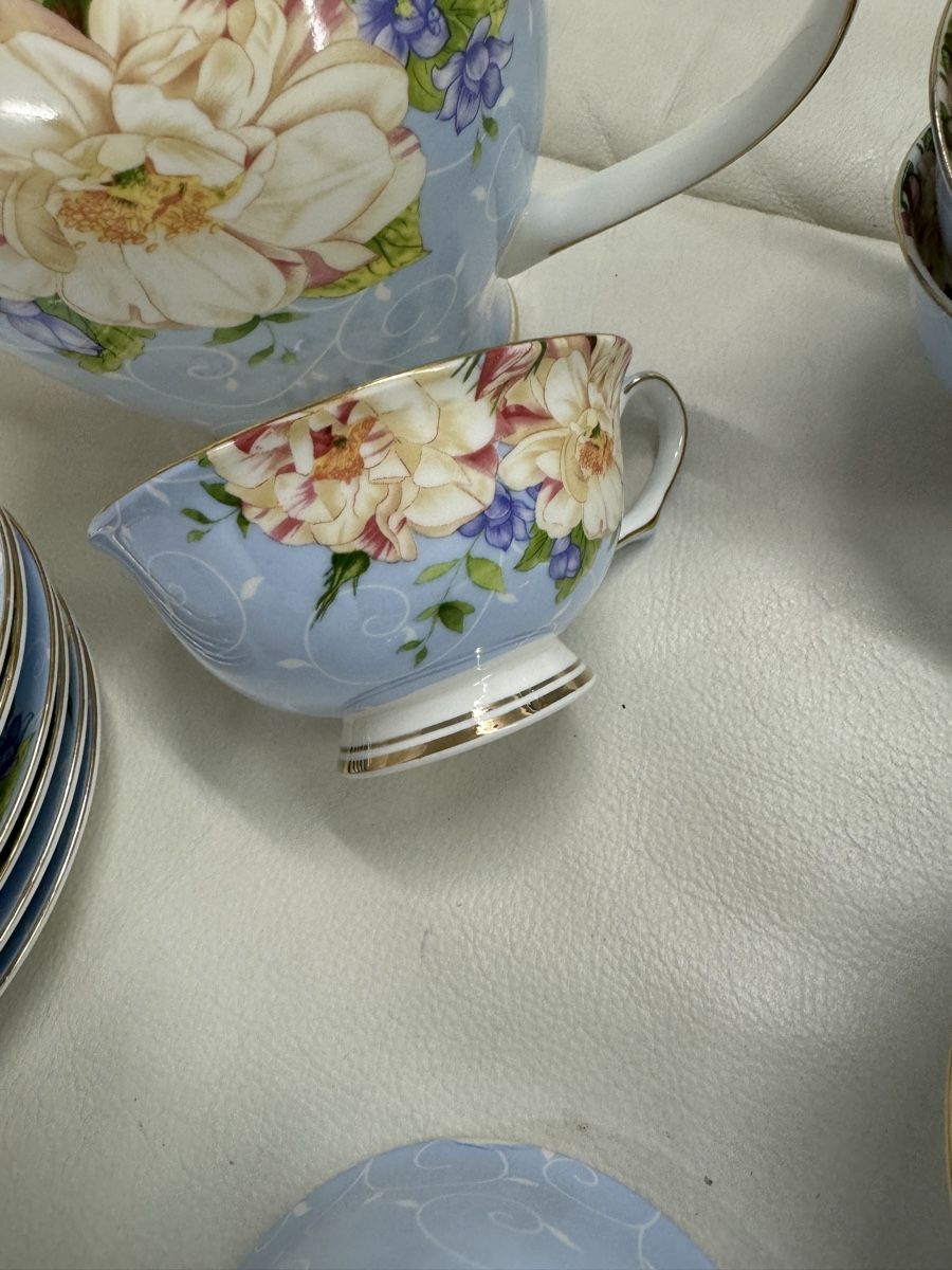 Set di piatti: Porzellan Teeservice oder Kaffee blau mit Blumenmuster – Usato da Basel venduto da sch_9g6x 3