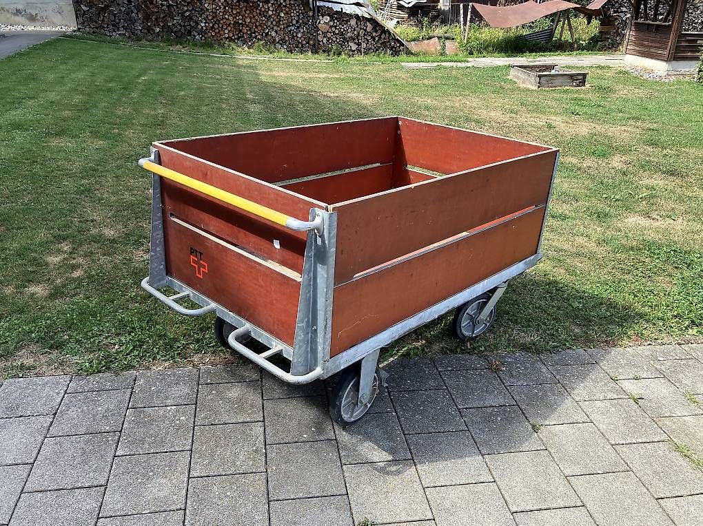 Rimorchi: PTT Postwagen Paketwagen – Usato da Wolfertswil venduto da mb9081