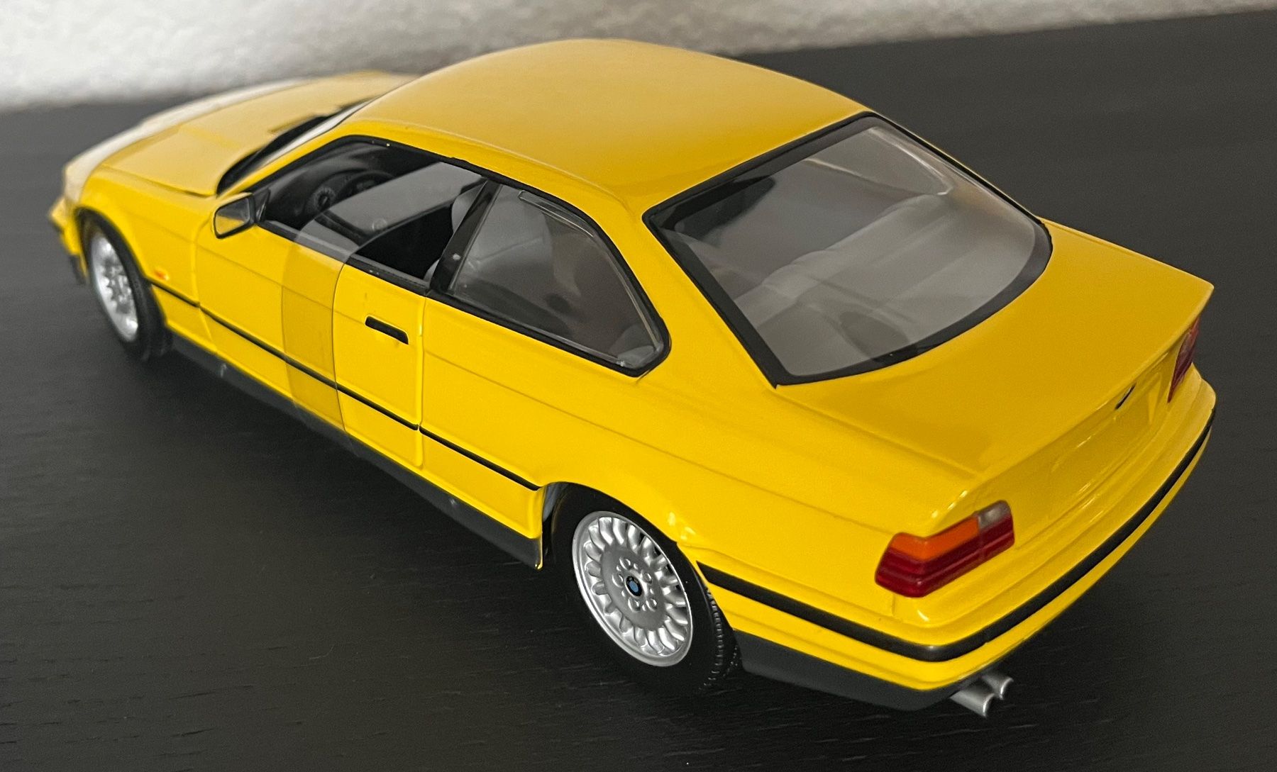 UT Models Modellini d'auto: BMW 3 series coupé, jaune, UT Models 1:18 – Usato da St-Cergue venduto da ncu_t267 6