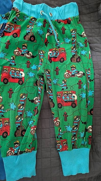 Pantaloni: Dünne, farbenfrohe Sommerhosen Gr 104  – Usato da Gwatt (Thun) venduto da Kata1978 4