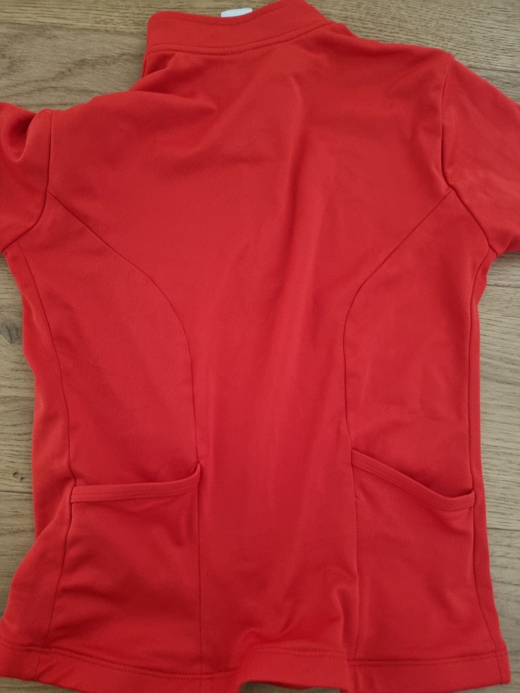 T-shirts: Decathlon Veloshirt, 8 Jahre – D'occasion à Buttikon SZ par Limo180 2