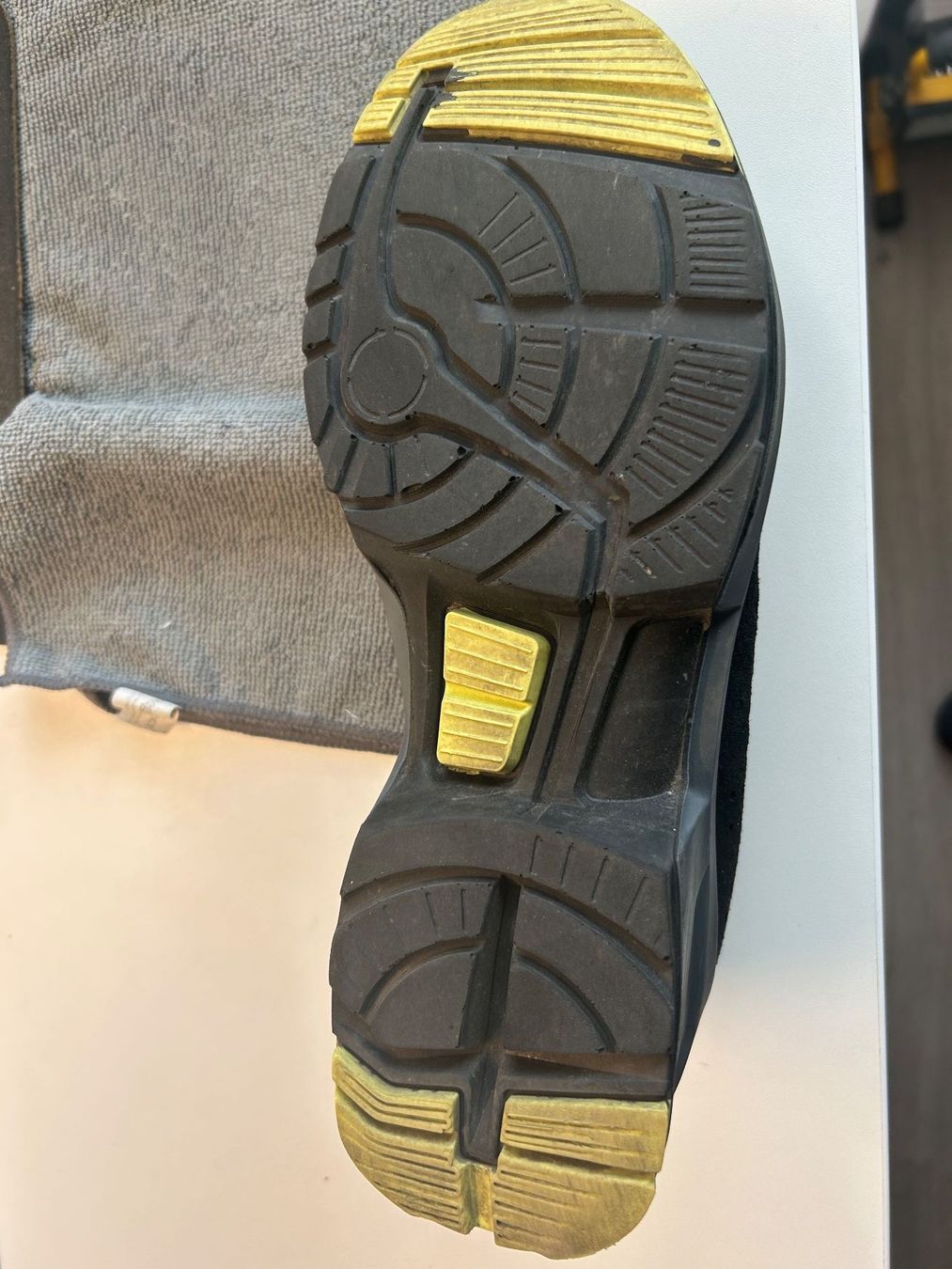 Uvex Chaussures hommes: Uvex Sicherheits-Arbeitsschuhe Gr.41 – D'occasion à Aesch LU par toproc07 4