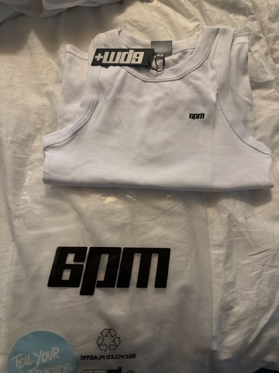T-Shirts: 6PM Tanktop weiss Grösse S – Neu und originalverpackt aus Walenstadt von fabio.lymann 1