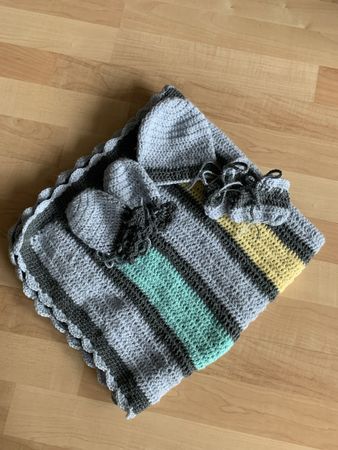 HÄKELSET FÜR BABY