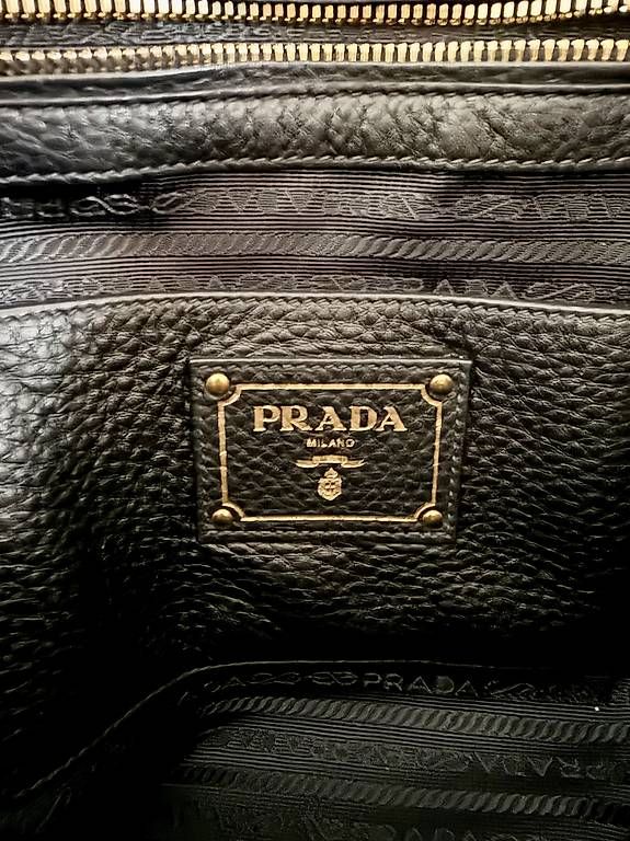 Borse da donna: Original Prada Lederhandtasche Schwarz  CHF 280. – Usato da Cham venduto da Allicia85 2