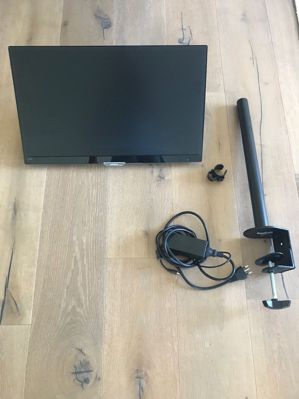Philips Monitor: Philips Computer Bildschirm 60cm mit dem Stander – Usato da Affoltern am Albis venduto da variablend