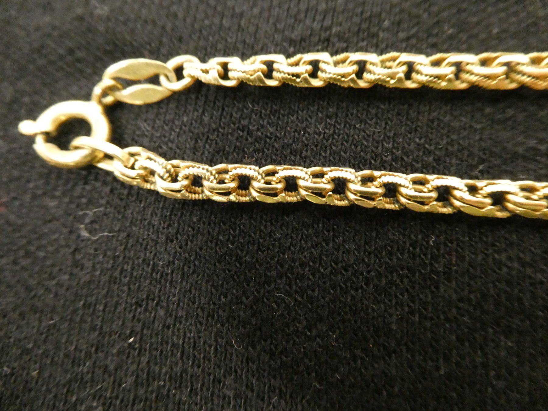 Catenine: Goldfarbene Kette Schmuck – Usato da Tann venduto da Geepap 3