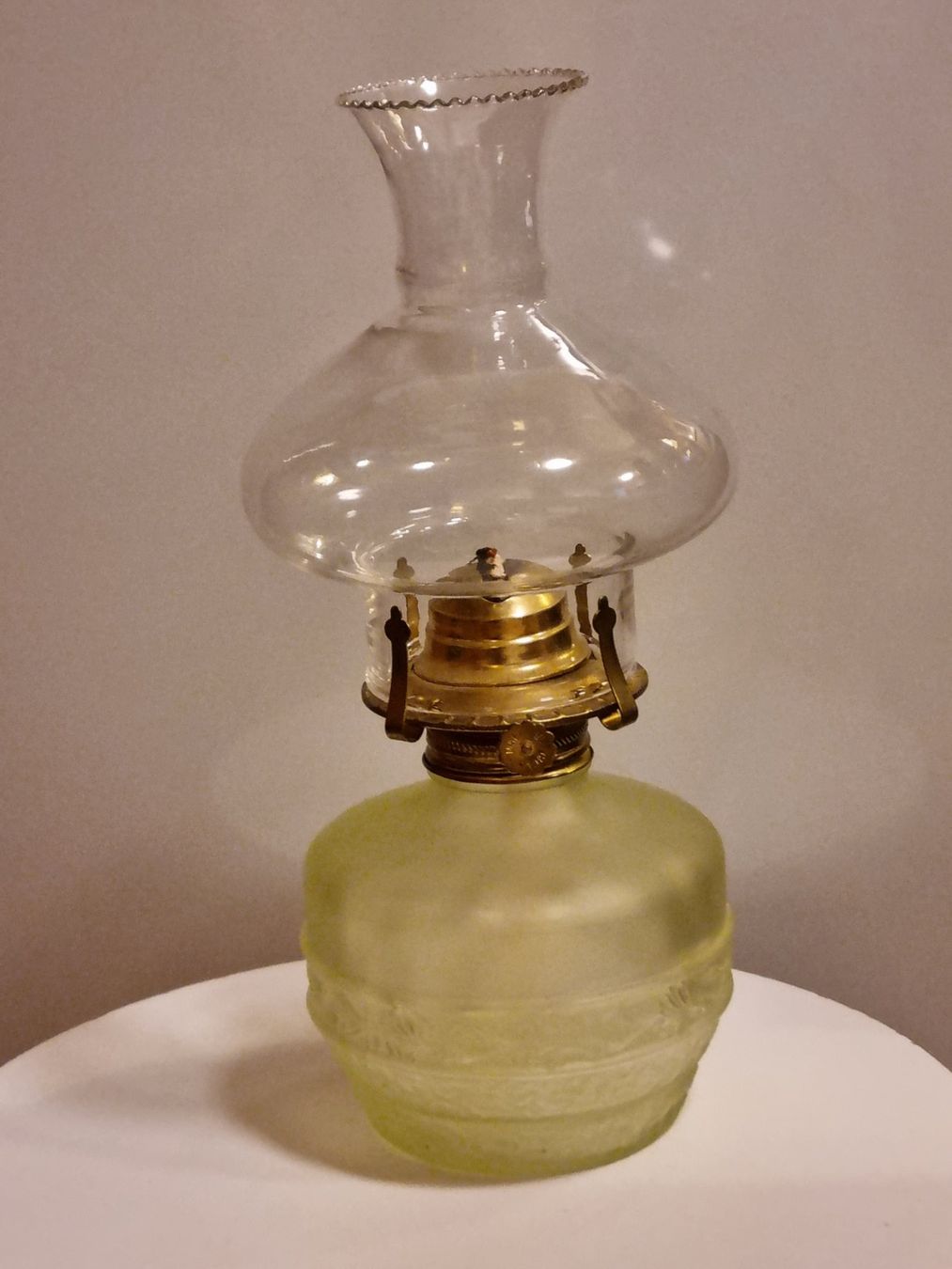 Lampen: Antike Petroleumlampe Glas Messing um 1900 – Gebraucht aus Scharnachtal von devin03 3