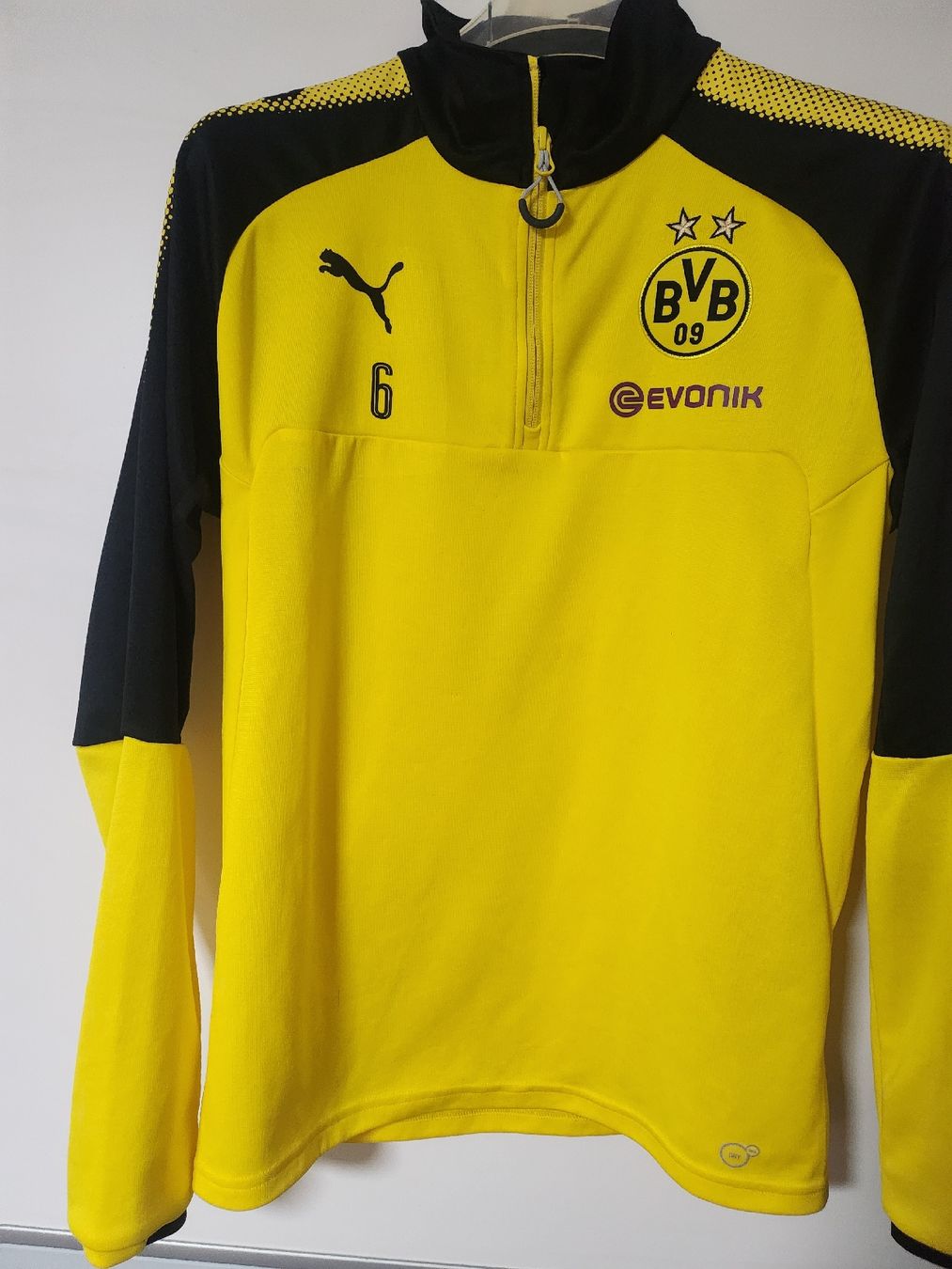 BVB Leibchen & Hosen: bvb Training zip  – Gebraucht aus taegerwilen von bachele