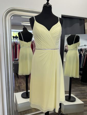 Hellgelb Kleid mit Strassträgern, Größe 34