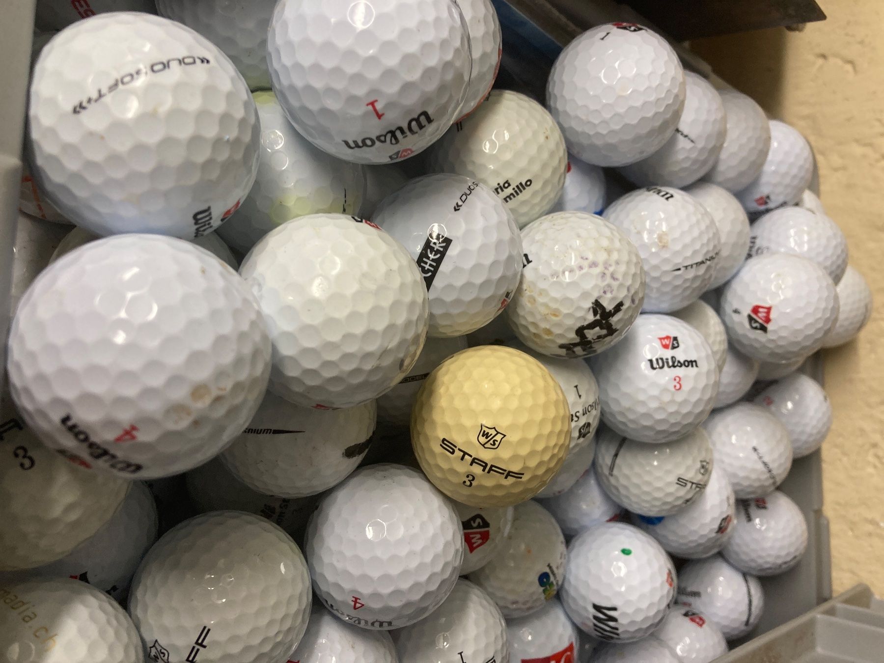 Wilson Palloni: 50 stk Golfbälle Wilson Mix – Usato da Turbenthal venduto da littledevil71