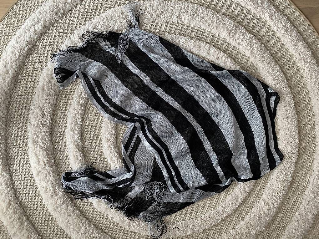 Bolero: Poncho glitzer je 4.- – Usato da Einsiedeln venduto da ver_sb5p