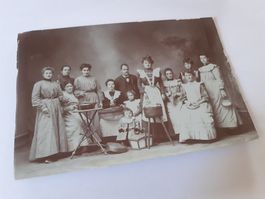 SCHWIIZER KULTUR DAZUMAL - HUUSWIRTSCHAFTSSCHUEL - CHIND