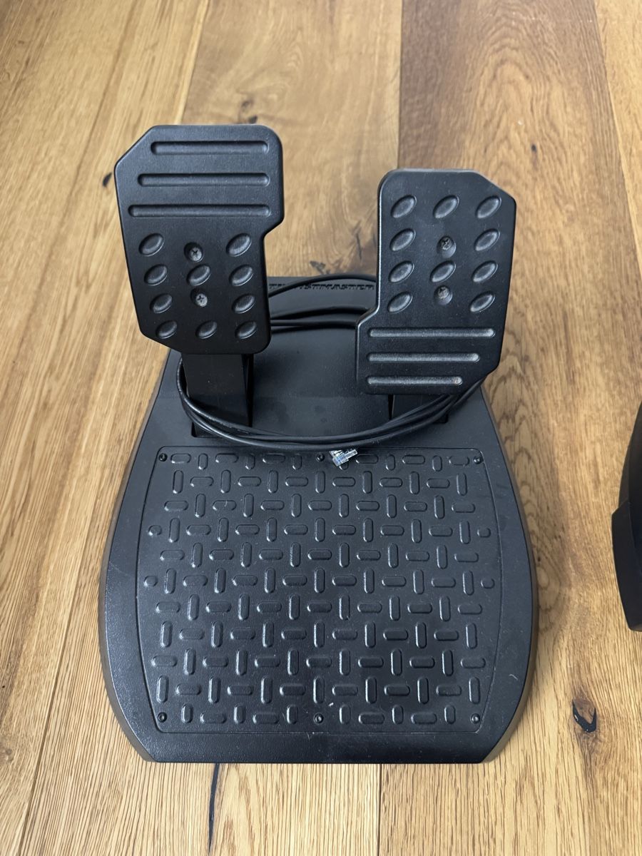 Thrustmaster Controller: Thrustmaster T80 Ferrari 488 GTB Edition – Nuovo (secondo la descrizione) da Rapperswil SG venduto da dia_p6d7 1