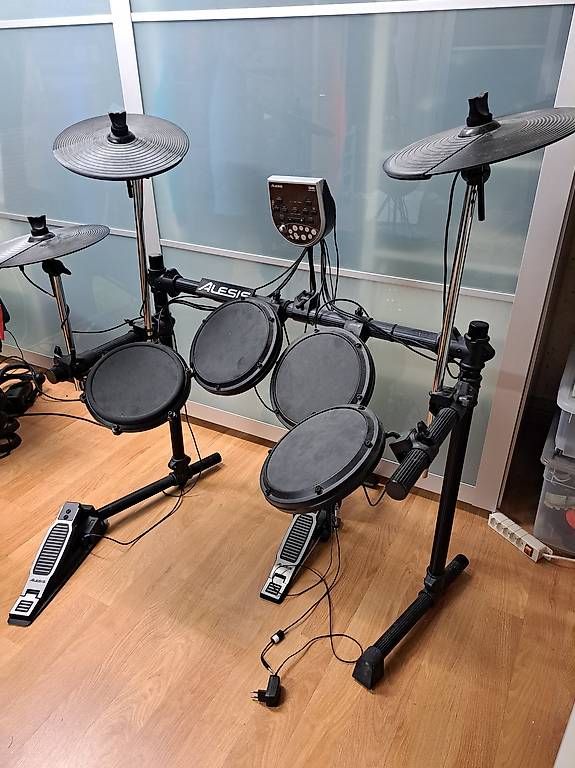 Alesis Instruments de musique: Alesis Einsteiger E-Drum – D'occasion à Birmenstorf AG par Hexxor 2