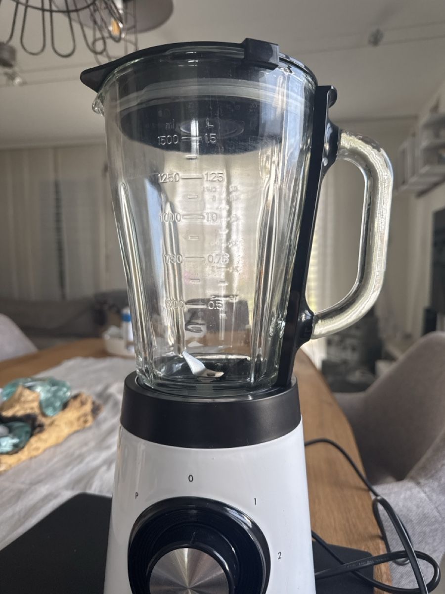 Trisa Elettrodomestici da cucina: Standmixer Trisa mit Glasbehälter weiss  – Nuovo (secondo la descrizione) da Kloten venduto da cigiro 1