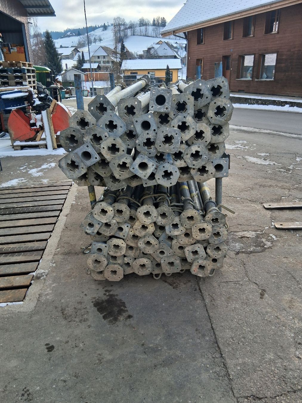 Tutti gli attrezzi: Deckenstützen Doka 20/400 – Usato da Eriswil venduto da Bagger014 1