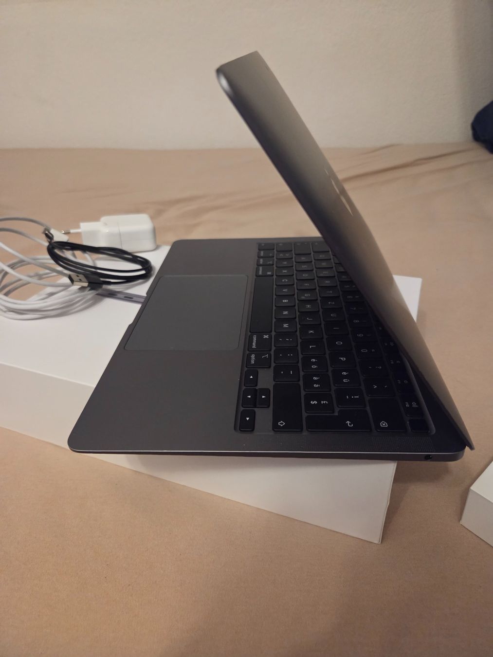 Apple Notebook: Bundle: MacBook Air 13" (2020), Magic Mouse & Keyboard BL – Usato da Möhlin venduto da Azbi 2