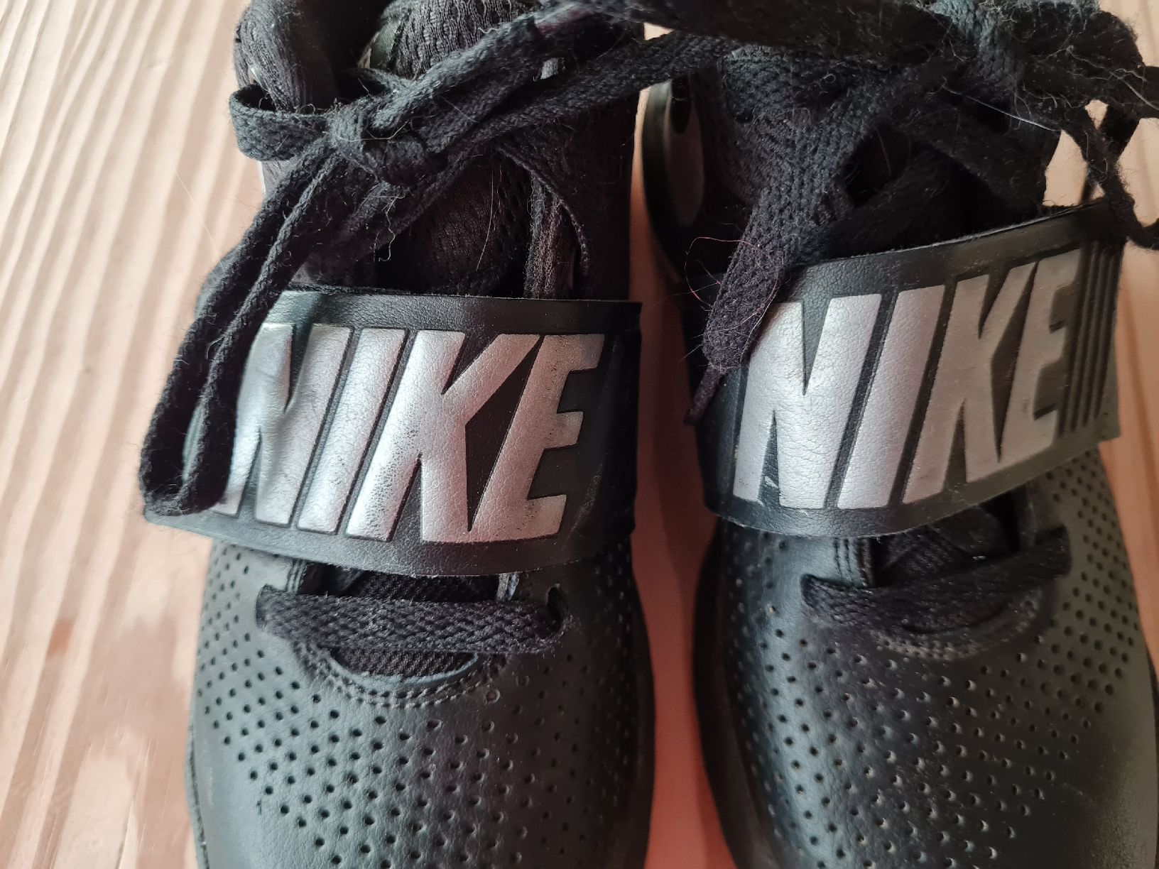 Nike Herrenschuhe: Chaussures Nike taille 35,5 – Gebraucht aus Châtelaine von Mariabella 2