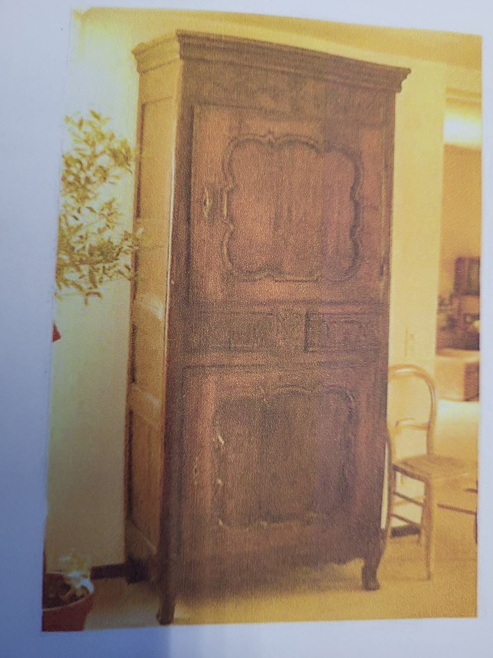 Schränke: Antiker Schrank aus der Provence – Gebraucht aus Diessenhofen von Osio 2