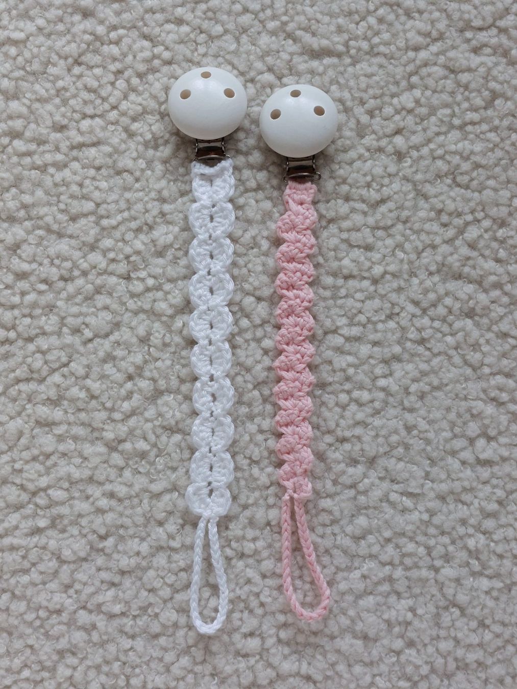 Succhiotti & catenelle porta ciuccio: Nuggikette – Nuovo e nell'imballaggio originale da Bleienbach venduto da babyhandgemachts
