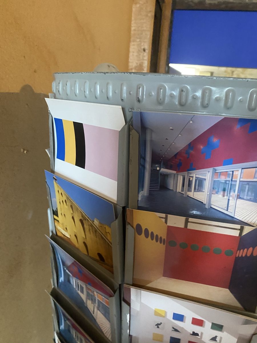 Allestimento di negozi e stand fieristici: Présentoir vintage cartes postales  – Usato da Lausanne venduto da Csamadhi 6
