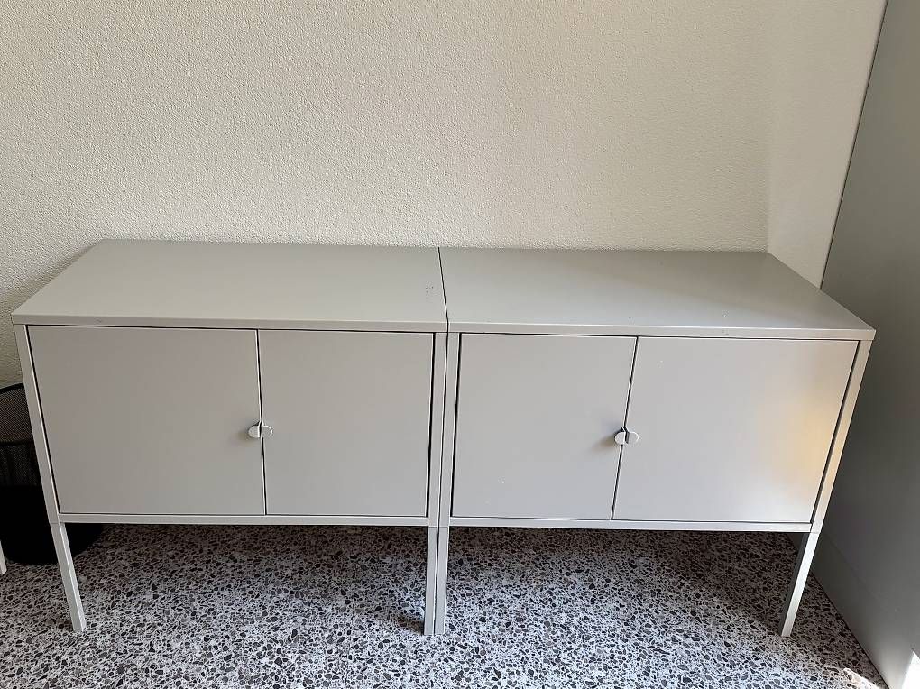 Armadi: IKEA LIXHULT Schrankkombination  grau  – Usato da Andwil TG venduto da fabidia 1