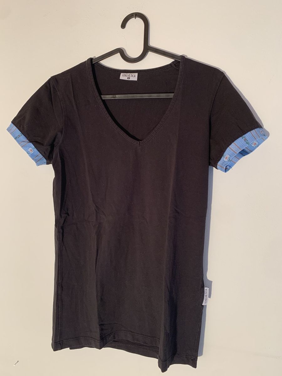 Edelvetica T-Shirts: Edelvetica Shirt – Gebraucht aus Bubendorf von lebkuchen03