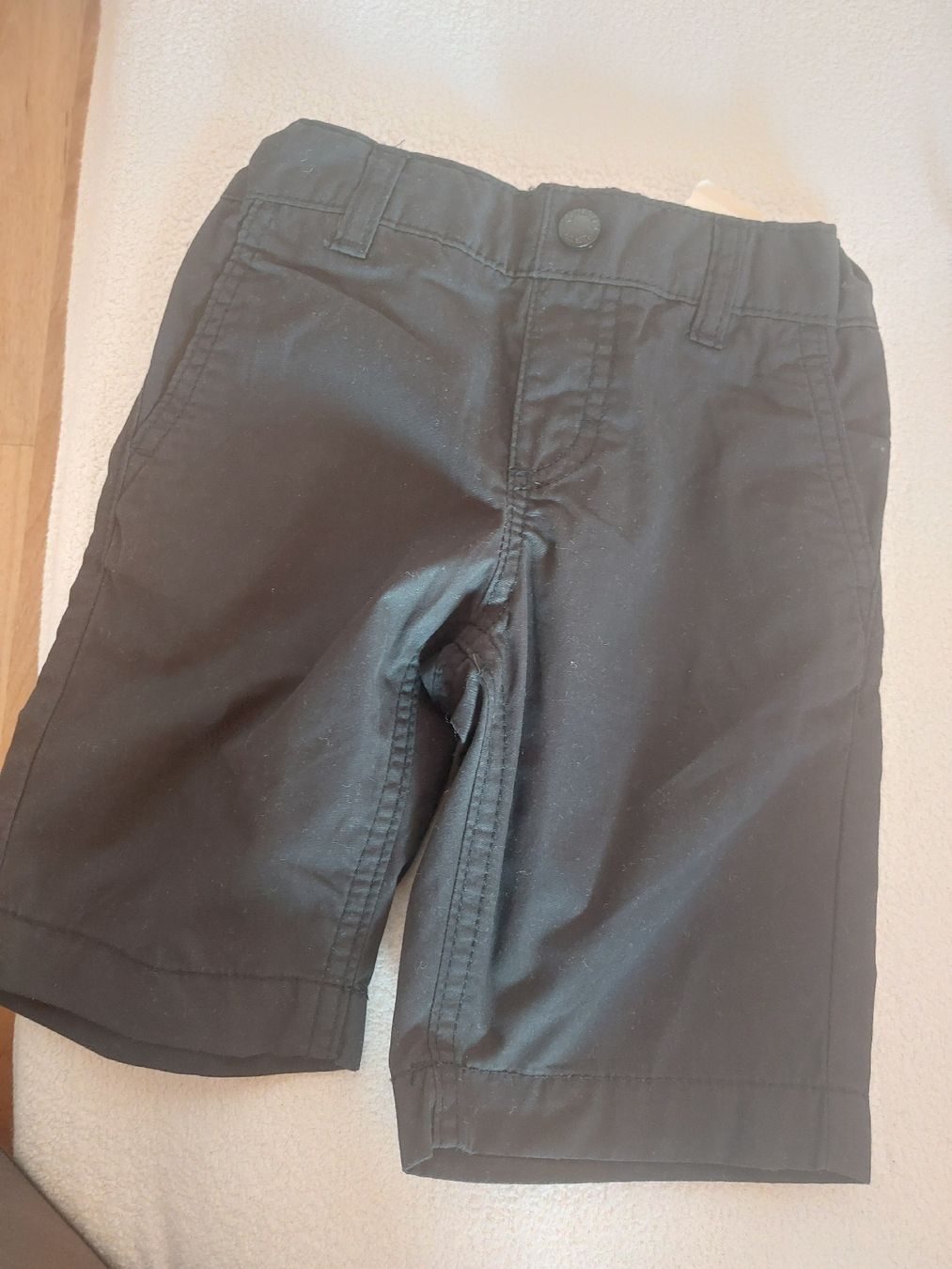 C&A Pantalons: Neue kurzhose von C&A gr 98 – Neuf (Voir description) à Landquart par Cedes
