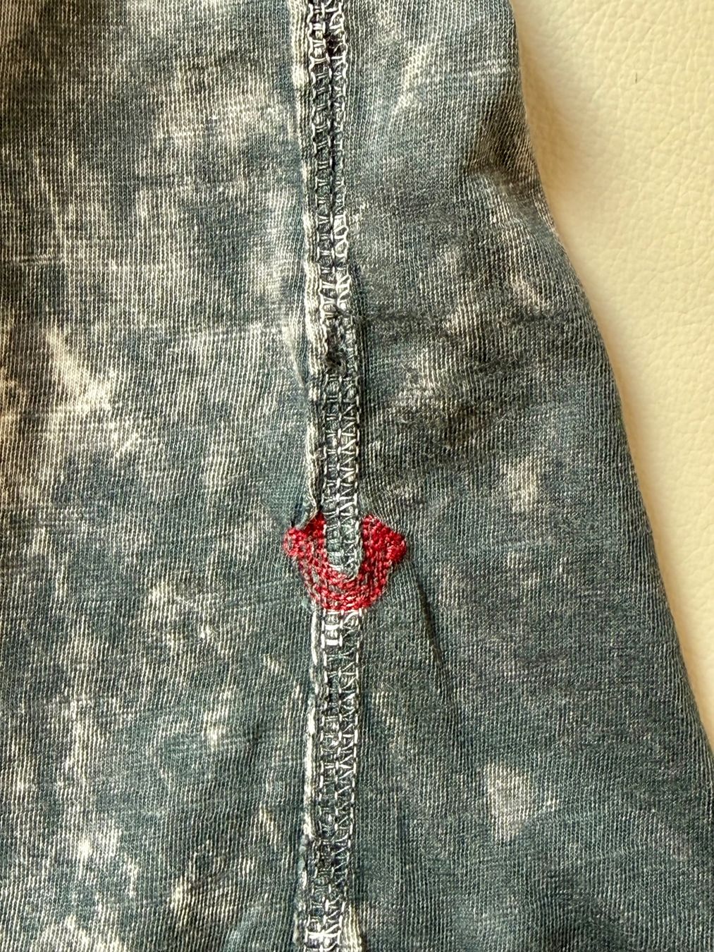 True Religion T-Shirts: TRUE RELIGION T-Shirt Grösse S – Gebraucht aus Brüttisellen von eic_bwt5 5