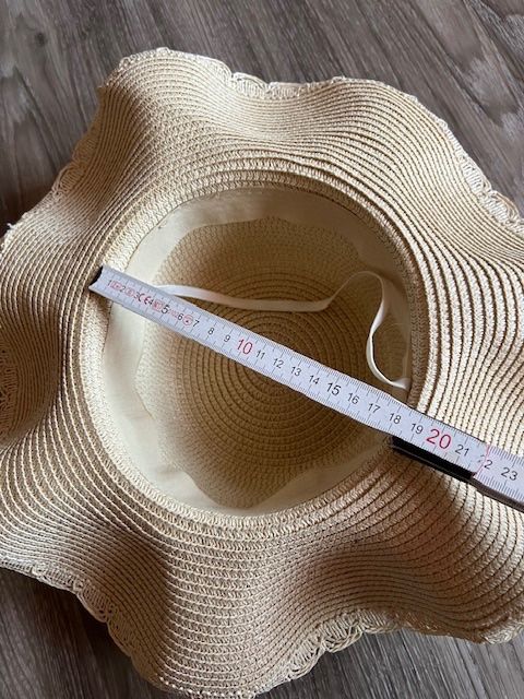 Copricapi, berretti & cappellini: Der stylische Hut -  Gr ca. 58 cm – Usato da Neerach venduto da romiping 5