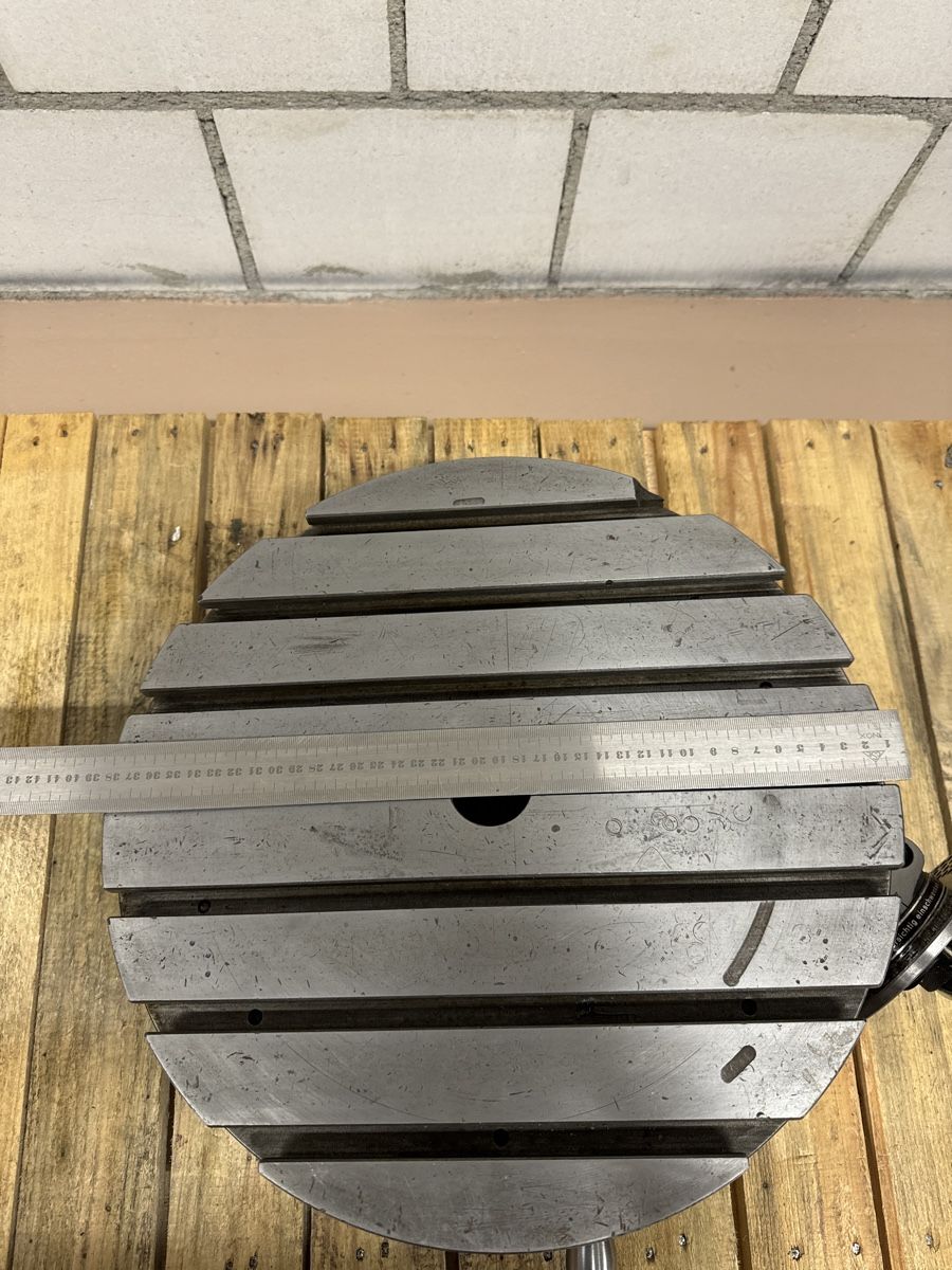 Tutti gli attrezzi: Table circulaire et diviseuse 360mm – Usato da Aarberg venduto da SNMachines 5