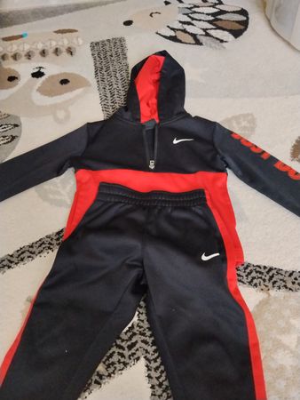 Nike Trainingsanzug für Kinder, Grösse 92-98