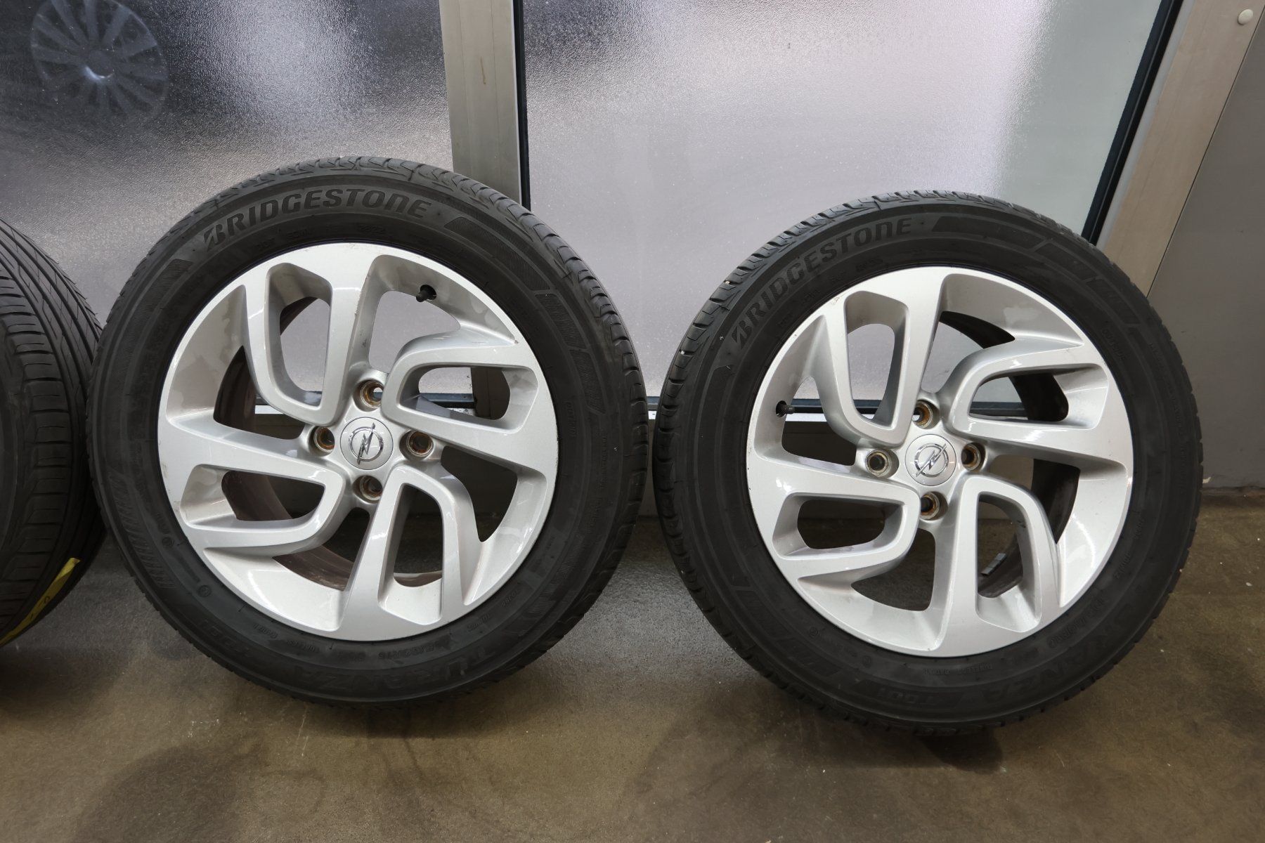 Opel Pneumatici & Ruote complete: Opel Crossland Original Radsatz – Usato da Huttwil venduto da gropsuhu 3