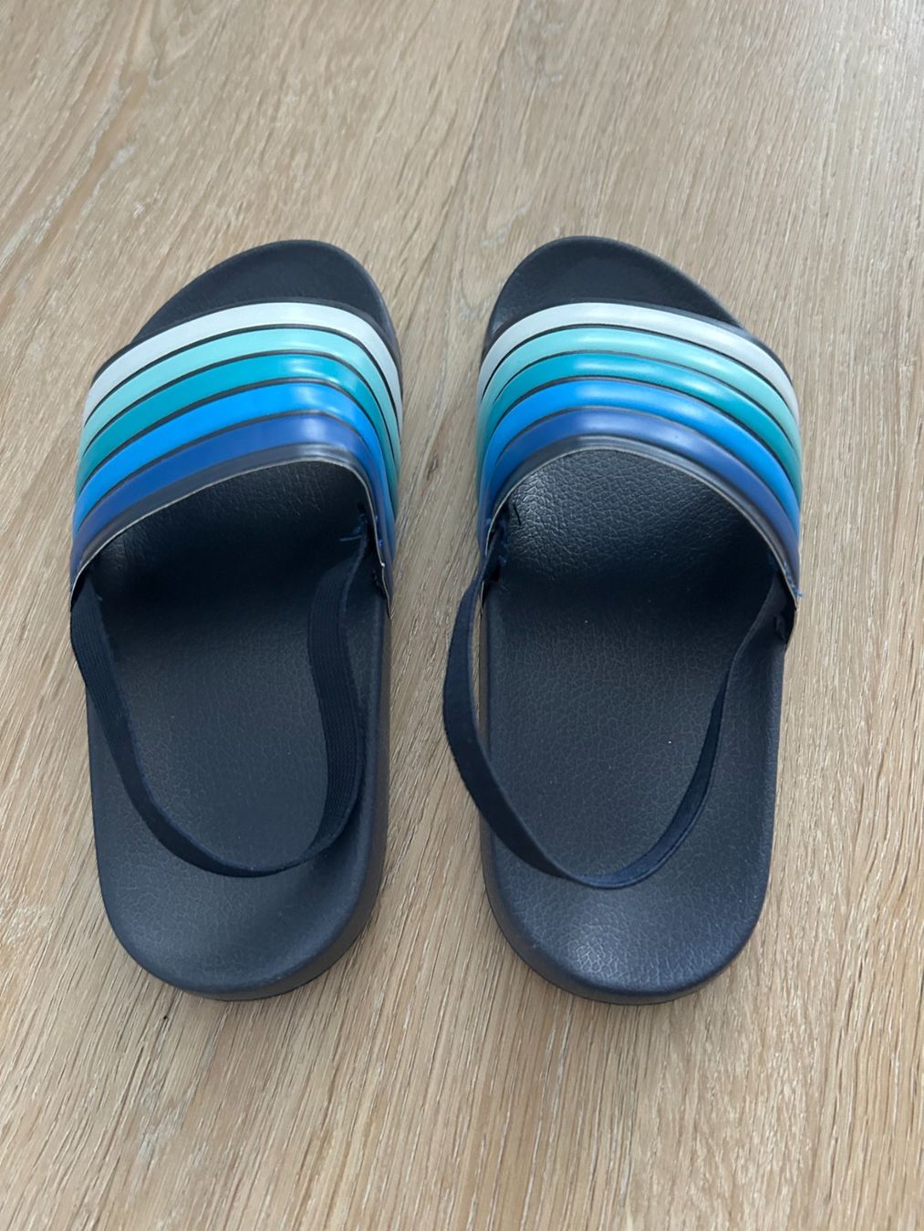 Scarpe per ragazzi: Badeschlappen Grösse 29/30 – Nuovo (secondo la descrizione) da Zumikon venduto da meter03 1