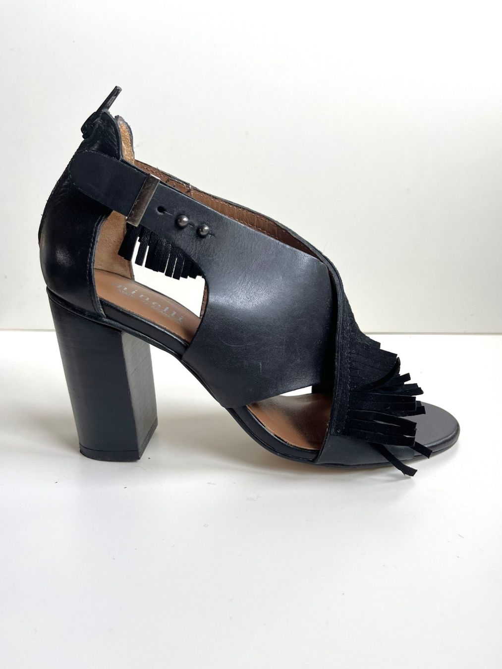 Scarpe da donna: Sandales à talon Minelli – Nuovo (secondo la descrizione) da St. Ursen venduto da kat_g8z5