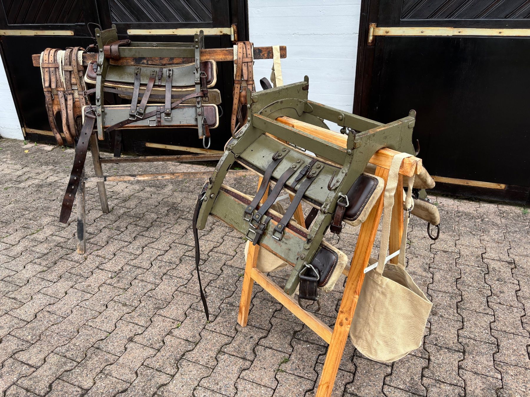 Kutschen: 2 original Bastsättel Schweizer Militär – Gebraucht aus Feldbach von Olive1 6
