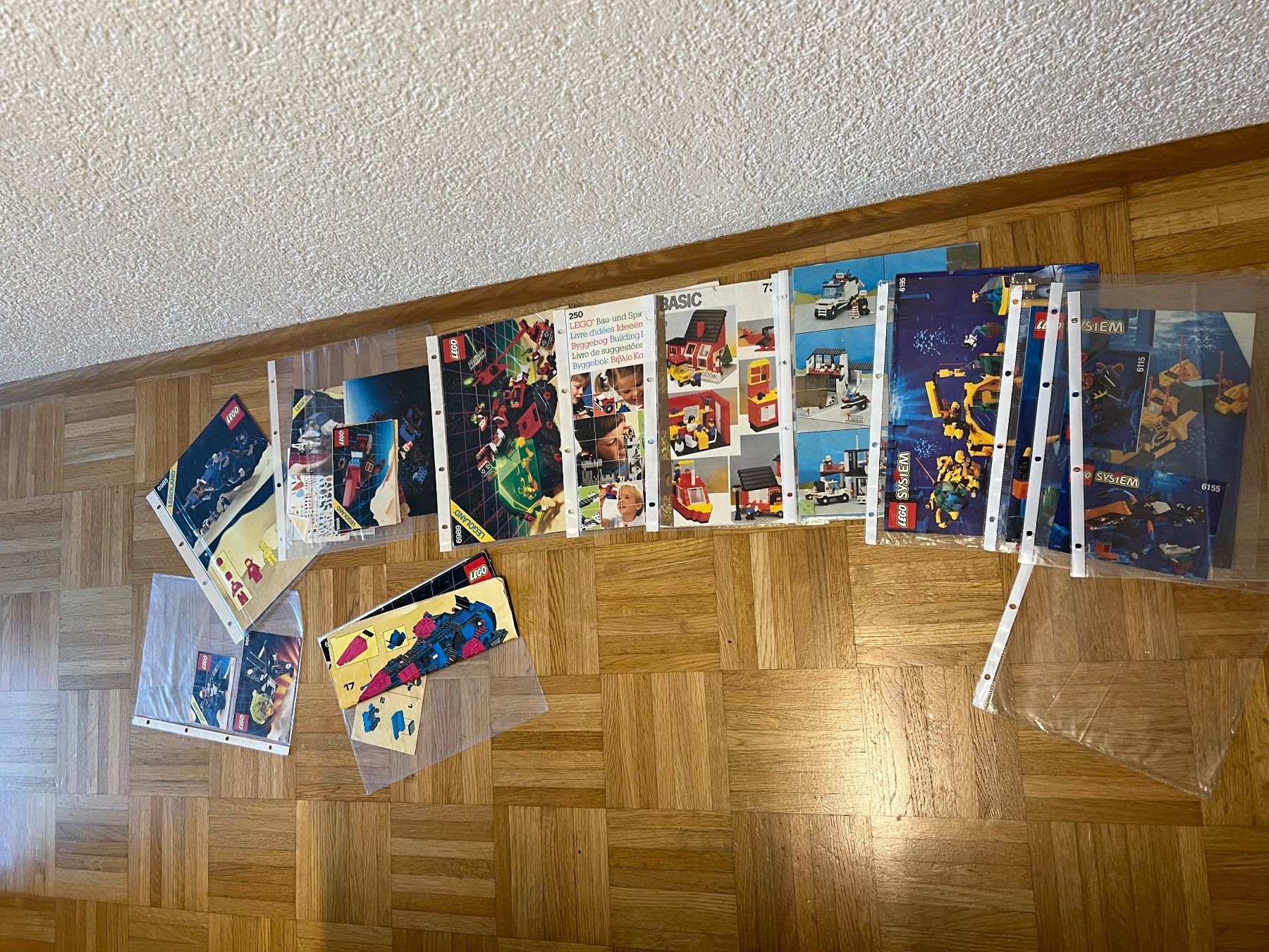 Lego Jouets: Lego Anleitungen – D'occasion à Steffisburg par Mamschi