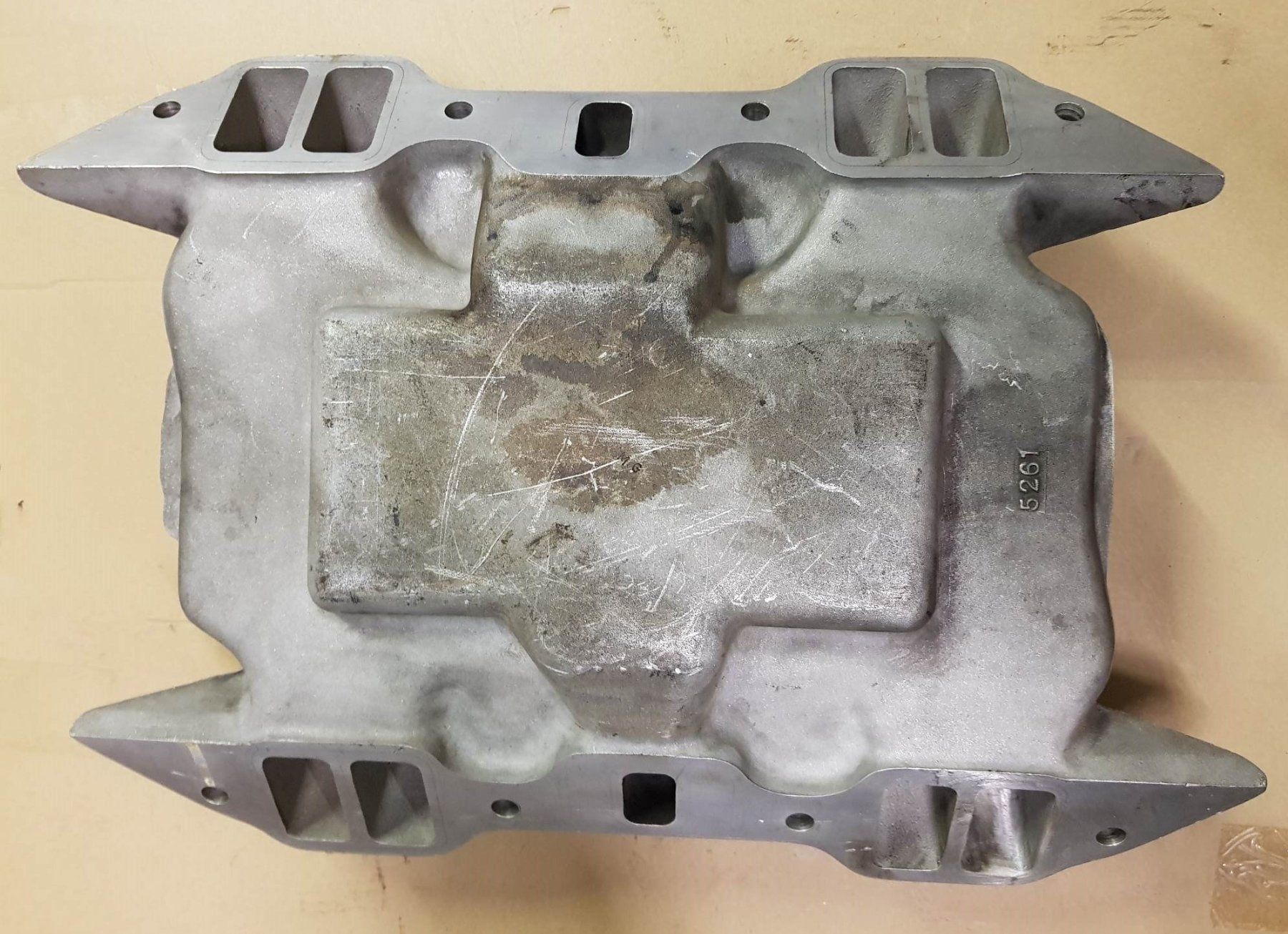 Tutti pezzi di ricambio auto: Mopar SIXPACK   Manifold / Ansaugspinne – Usato da Niedergösgen venduto da usc_8qc6 5