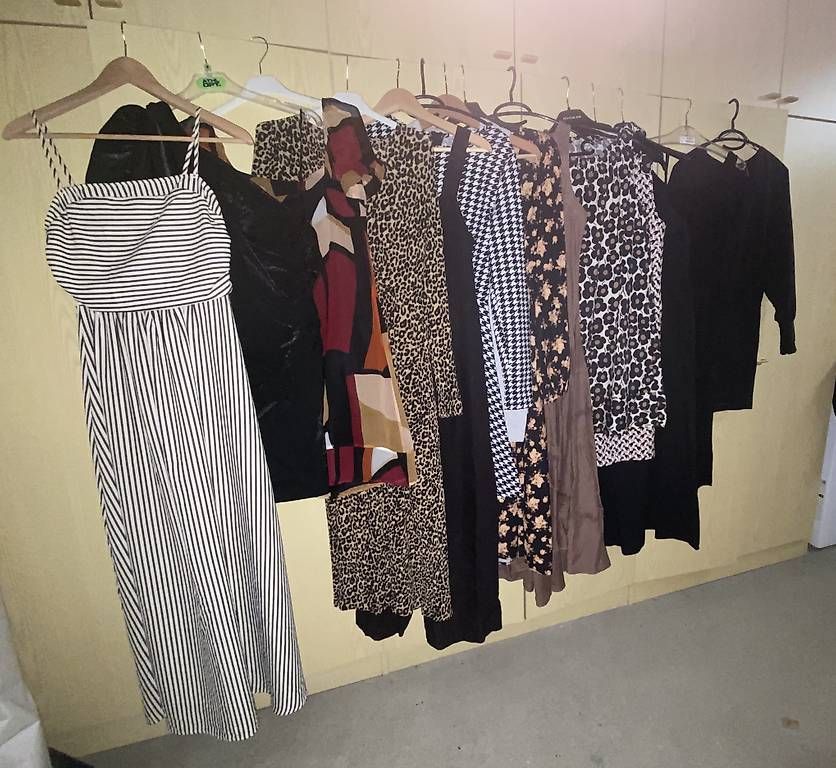 Lotti di vestiti: Abbigliamento misto S/M – Usato da Taverne venduto da micia79
