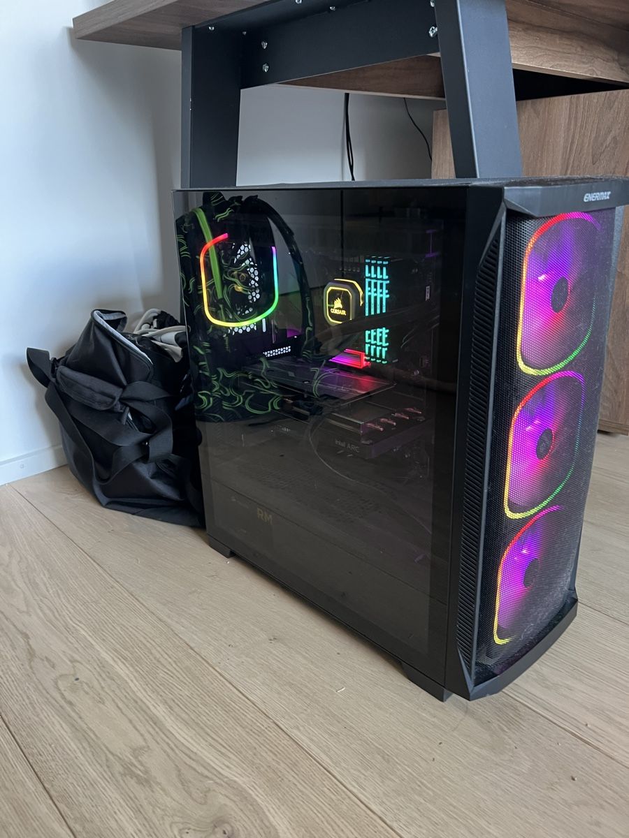 PC: Gaming Pc Enermax  – Usato da Schindellegi venduto da Daniel-Bill 2